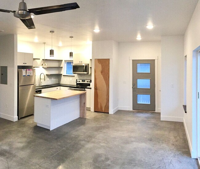 Foto del edificio - 1270 S Grant St