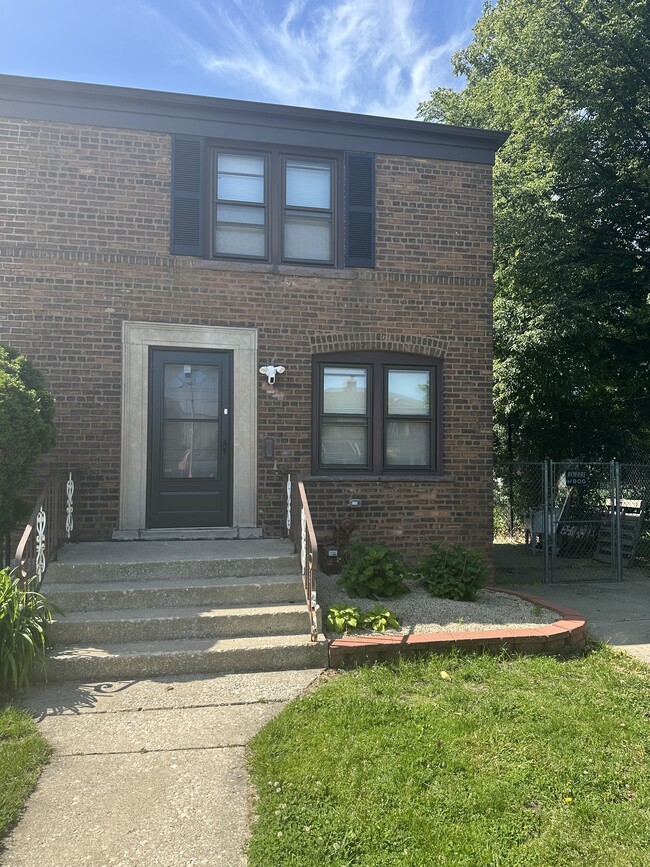 Building Photo - 5135 W 63rd Pl