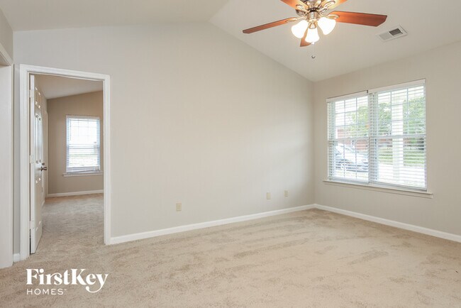 Building Photo - 4 Franklinwood Dr