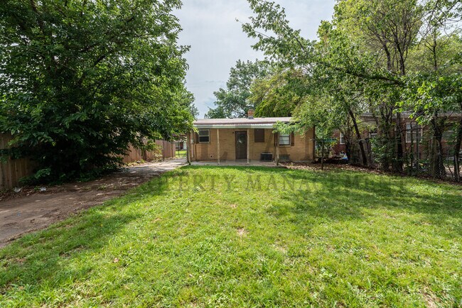 Building Photo - 1839 S Fabrique Dr
