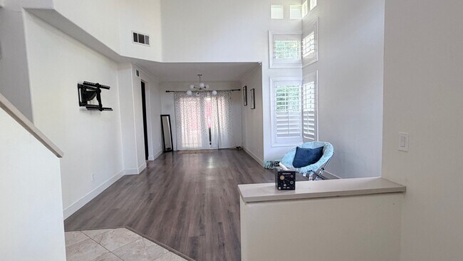 Foto del edificio - 370 S Larkwood St
