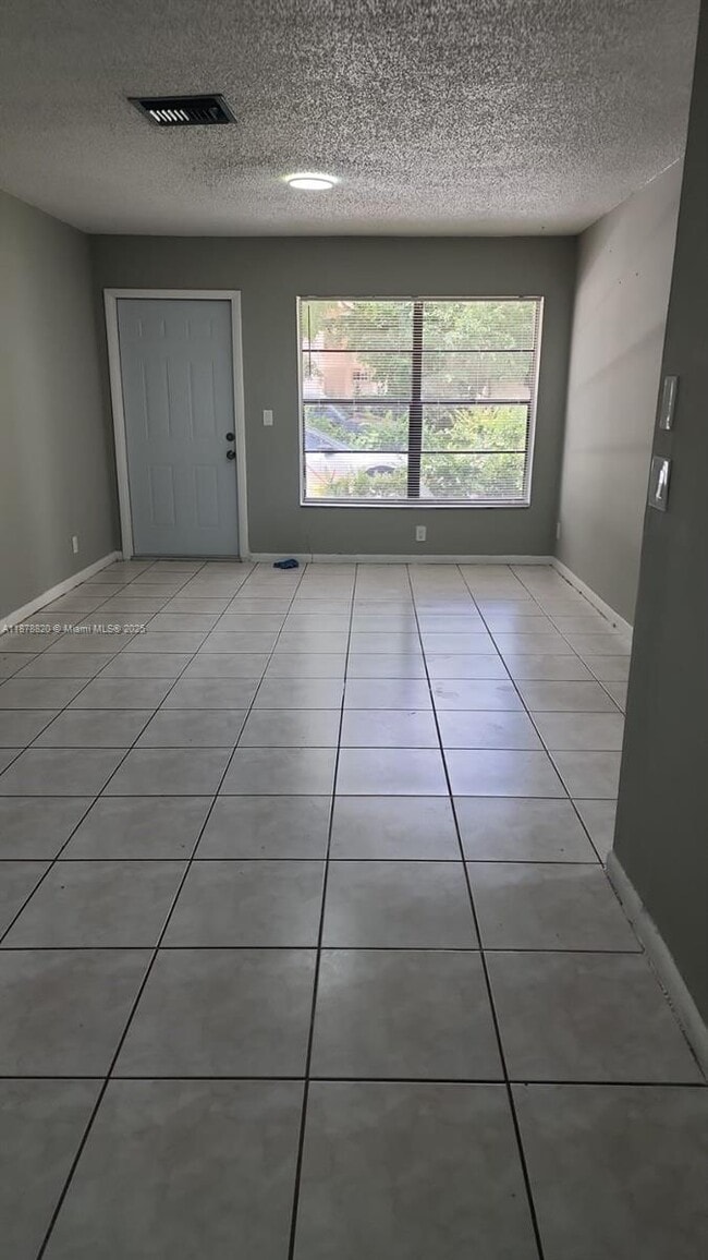 Foto del edificio - 11544 NW 44th St