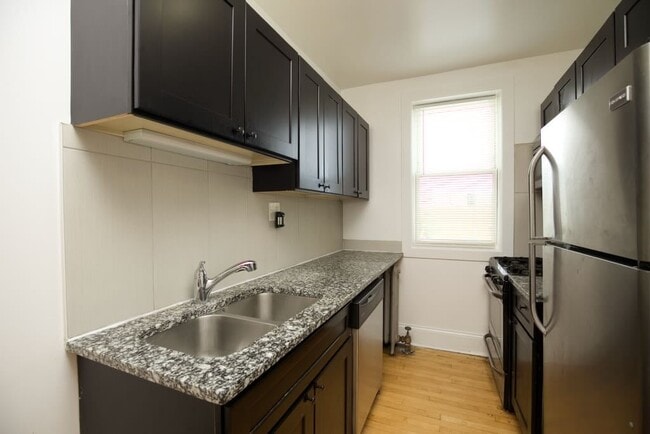 Building Photo - 4608 N Kildare Ave