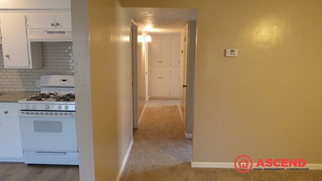 Building Photo - 2623 Van Buren Pl