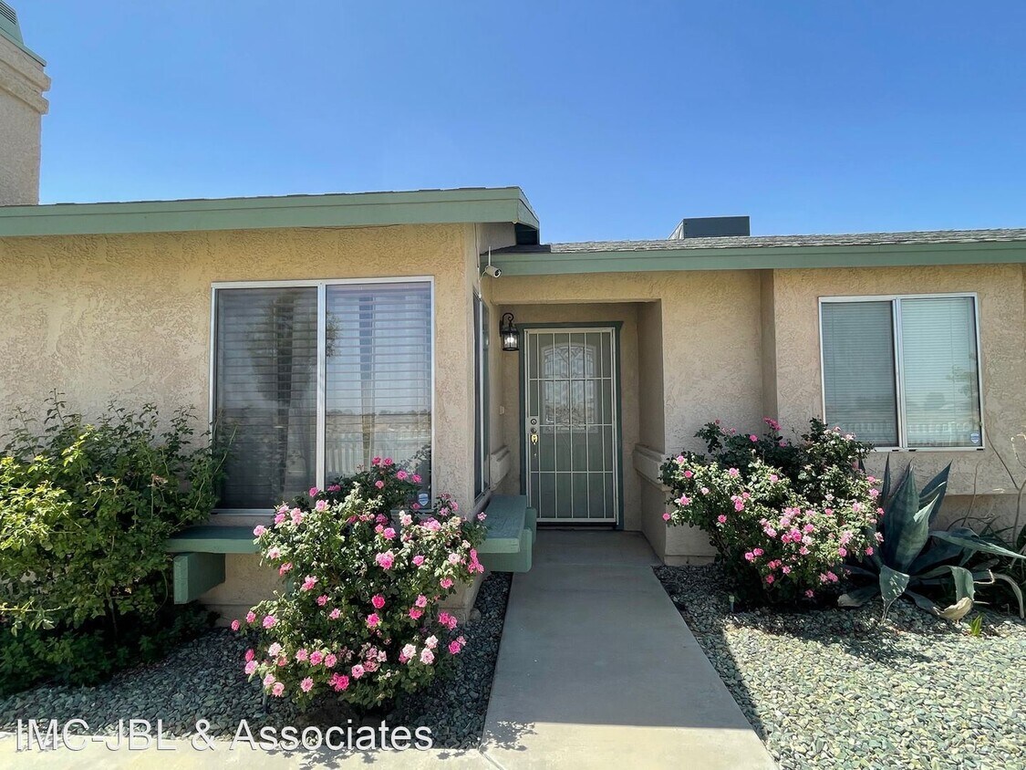 3 br, 2 bath House 9600 Oleander Ave. House for Rent in California