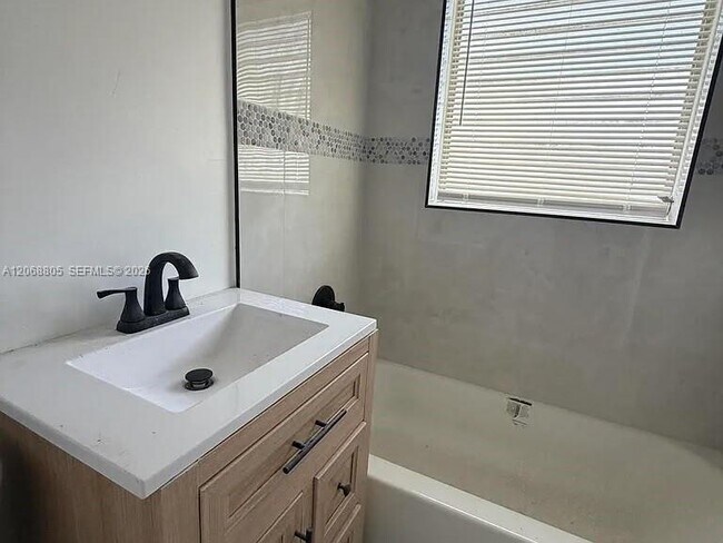 Foto del edificio - 1431 NW 10th Pl