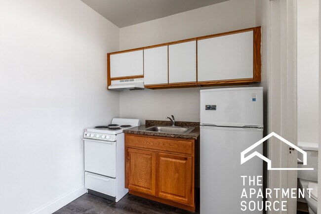 Photo - 3957 W Irving Park Rd Apartment