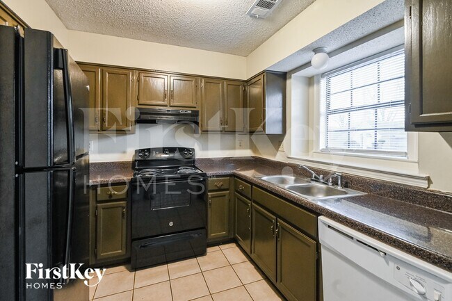Building Photo - 4415 Sunnyslope Dr