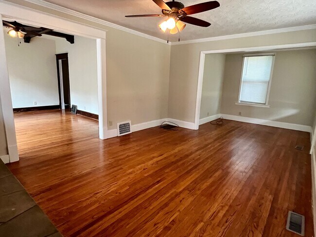 Foto del edificio - 306 E Scarritt St