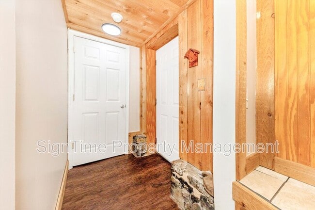 Building Photo - 306 N Potomac St