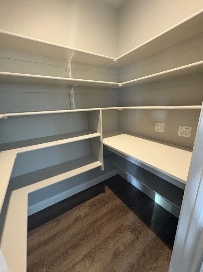 Building Photo - Charming 4-Bedroom Home in Highly Sought After Santa Clara!