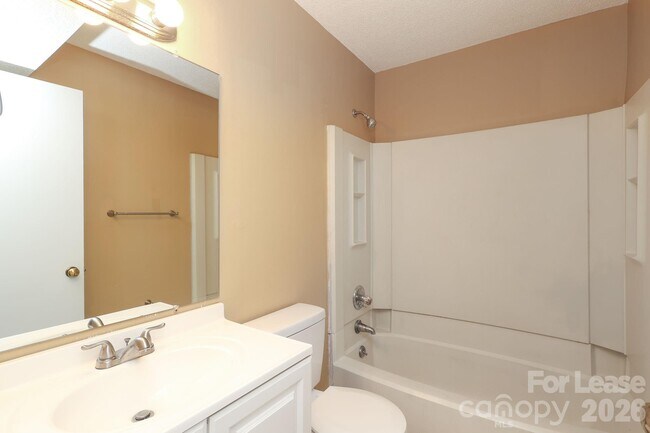 Foto del edificio - 11086 Harrowfield Rd