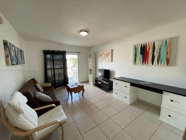 Foto del edificio - 2740 SW 28th Terrace