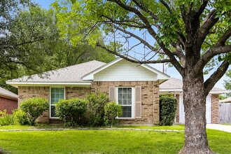 Building Photo - 704 Brookhaven Dr