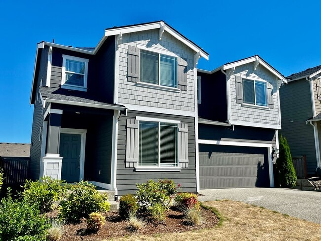 Expansive Baker Heights Home Close to Bases - Expansive Baker Heights Home Close to Bases