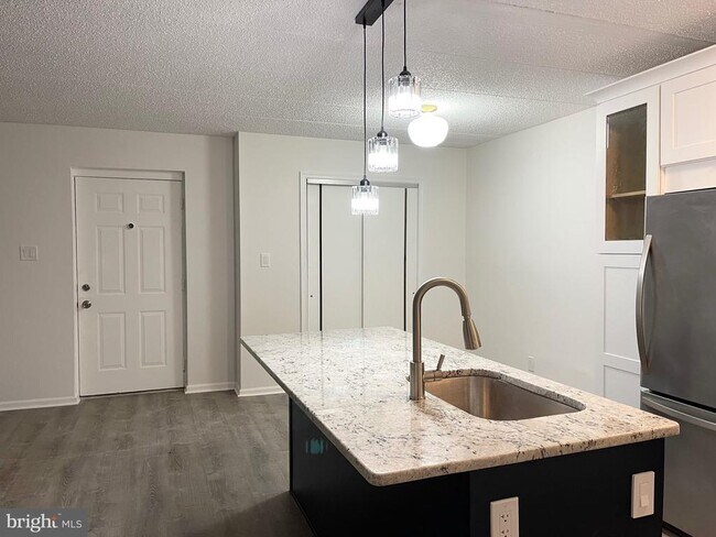 Building Photo - 50 Le Forge Ct