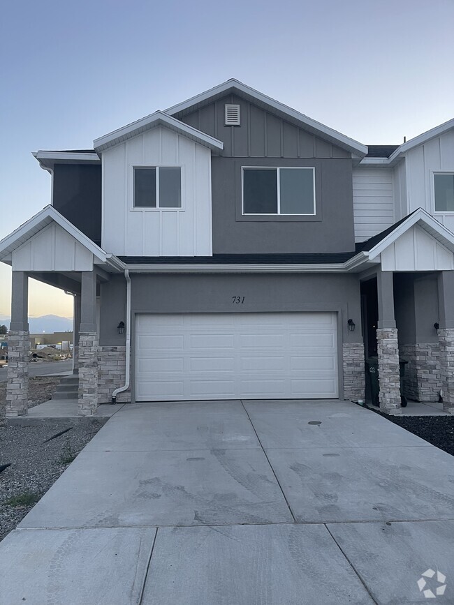 Building Photo - 731 N 160 E
