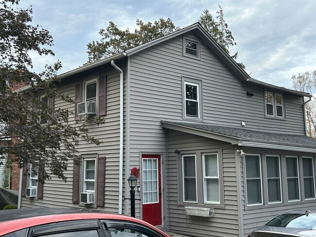 Building Photo - 22 Mountainville Rd