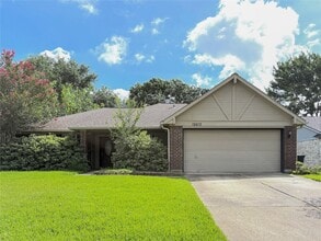 Building Photo - 15815 Pilgrim Hall Dr
