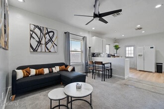 Building Photo - 1632 E Adams St