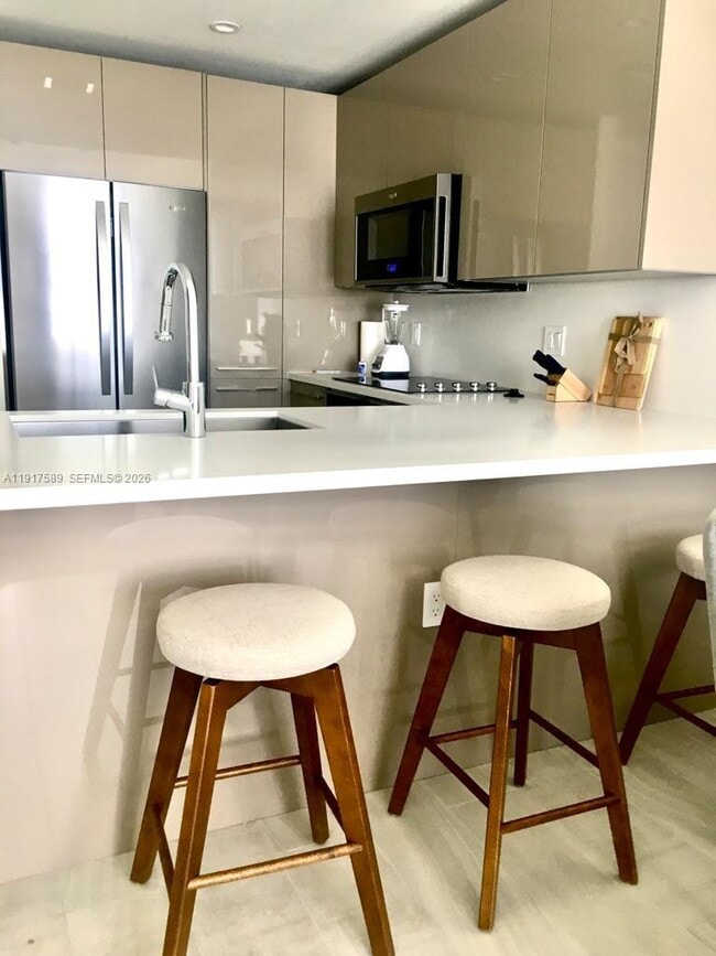 Building Photo - 2000 Metropica Wy