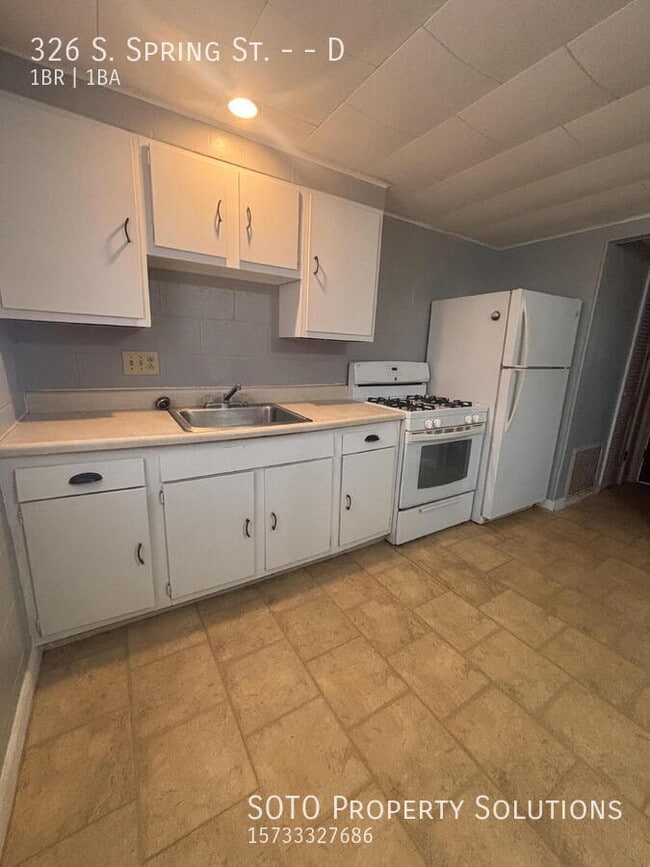 Building Photo - 326 S Spring St