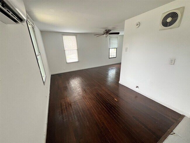 Foto del edificio - 1514 W 14th St