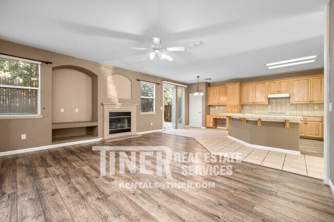 Foto del edificio - 6530 Aster Ct