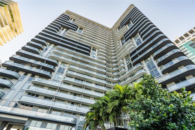 Foto del edificio - 121 NE 34th St