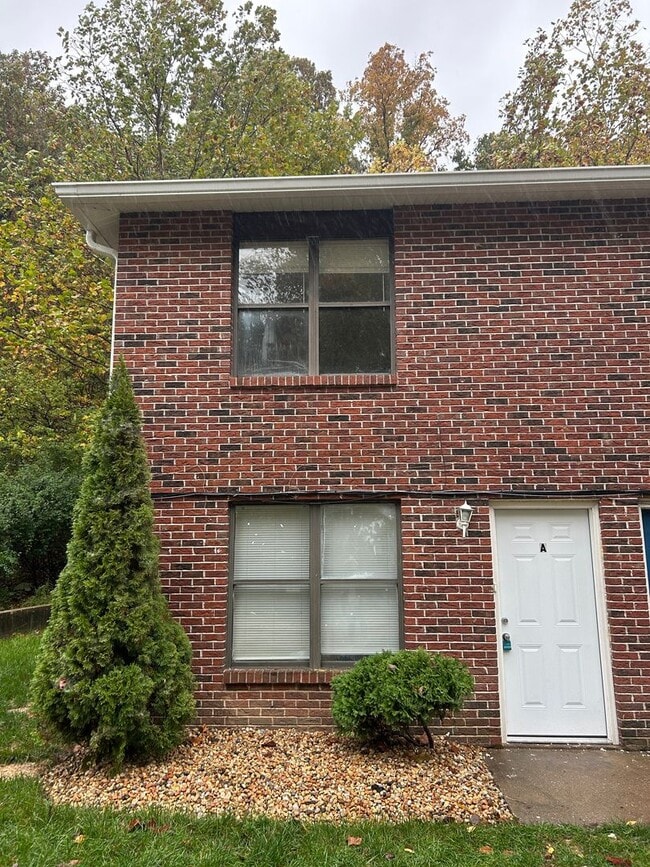 Building Photo - 3909 Richmond Ct