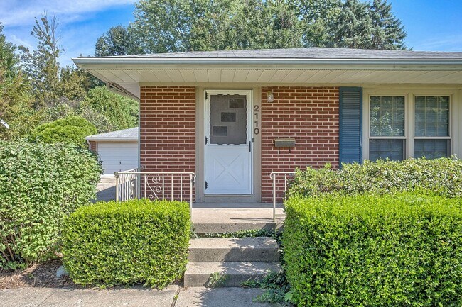 Foto del edificio - 3 bedroom, 2 bath Ranch -AVAILABLE AUGUST