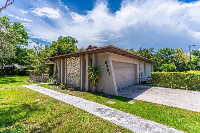 Building Photo - 8791 SW 124th St