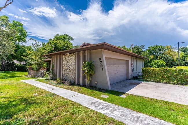 Foto del edificio - 8791 SW 124th St