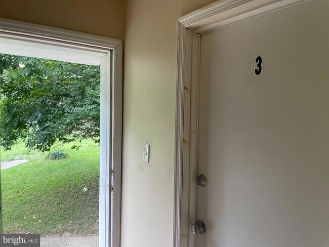 Foto del edificio - 412 E Walnut Ln
