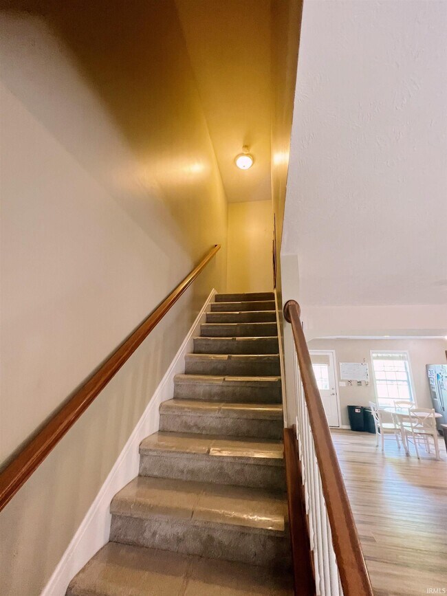 Building Photo - 1250 W Adams Hill Cir