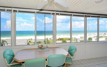 Building Photo - 1055 W Peppertree Dr