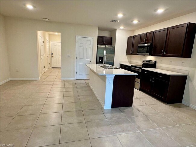 Foto del edificio - 15315 Wildflower Cir