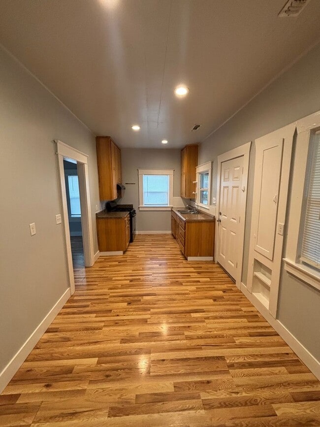 Foto del edificio - Coming Soon!!