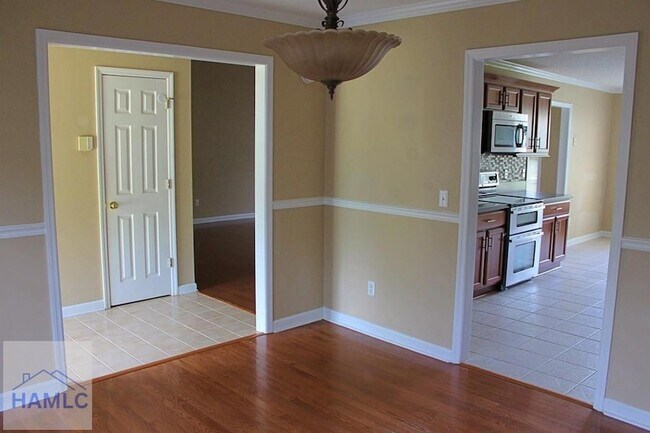 Foto del edificio - 180 Waters Ave