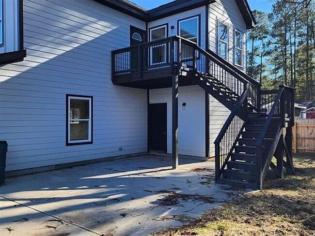 Building Photo - Durham Sweet Home F1
