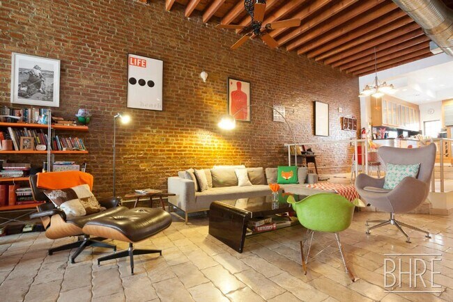 Foto del edificio - LOVELY CARRIAGE HOUSE IN PRIME CARROLL GAR...