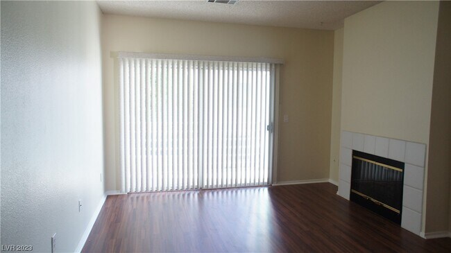 Building Photo - 7100 W Pirates Cove Rd