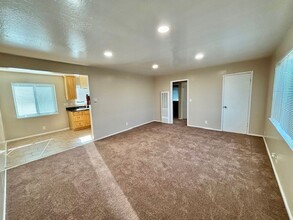Building Photo - 5730 Bayview Ave