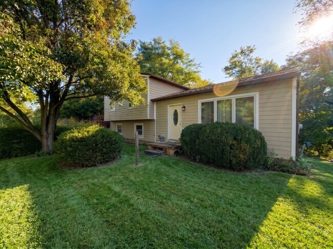 Foto del edificio - 7221 Hillview Dr