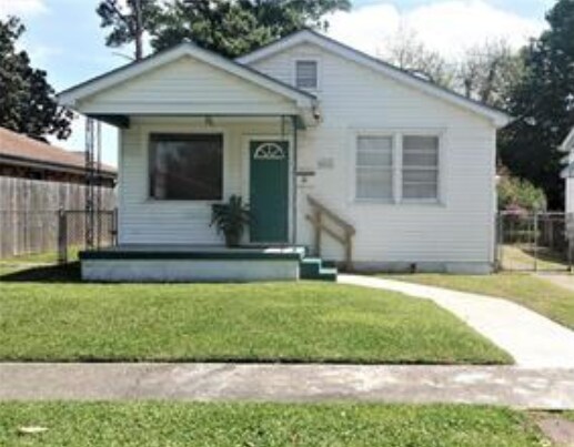 Primary Photo - 203 Jules Ave
