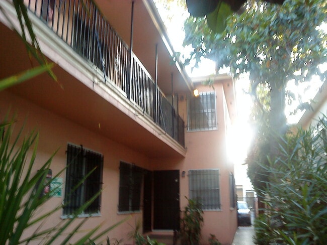 Building Photo - 2035 S Holt Ave