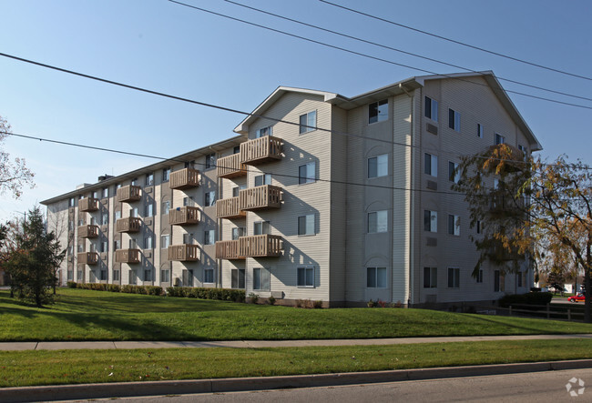 Buckingham Apartments In Waukegan