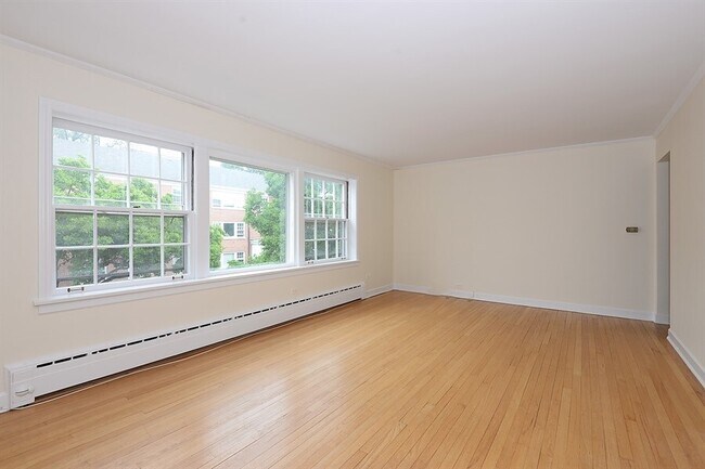 Foto del edificio - 1402 Hinman Ave