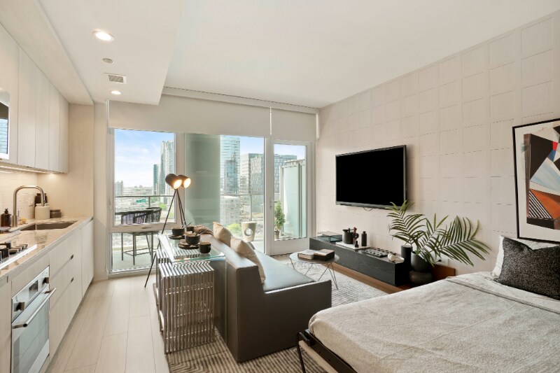 Foto principal - 341 N Halsted St