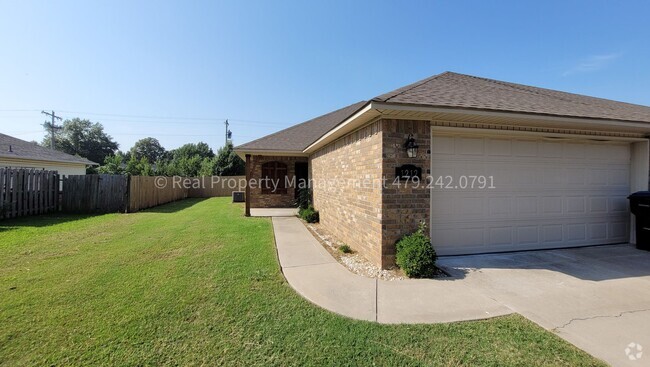 1212 Mesa Dr